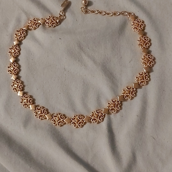 Avon Jewelry Vintage Avon Gold Accent Necklace Poshmark